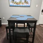Blue Shark *B501* @ Medical Center 1Br Modern King Apartment With Private Patio