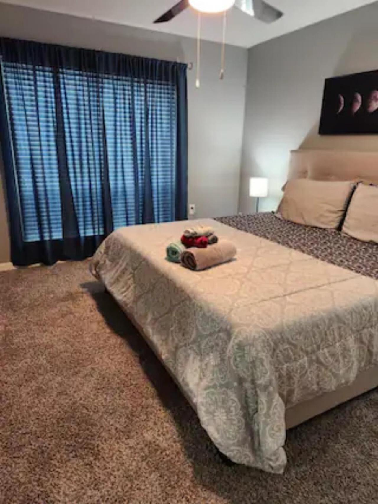Blue Shark *b501* @ Medical Center 1br Modern King With Private Patio * Houston