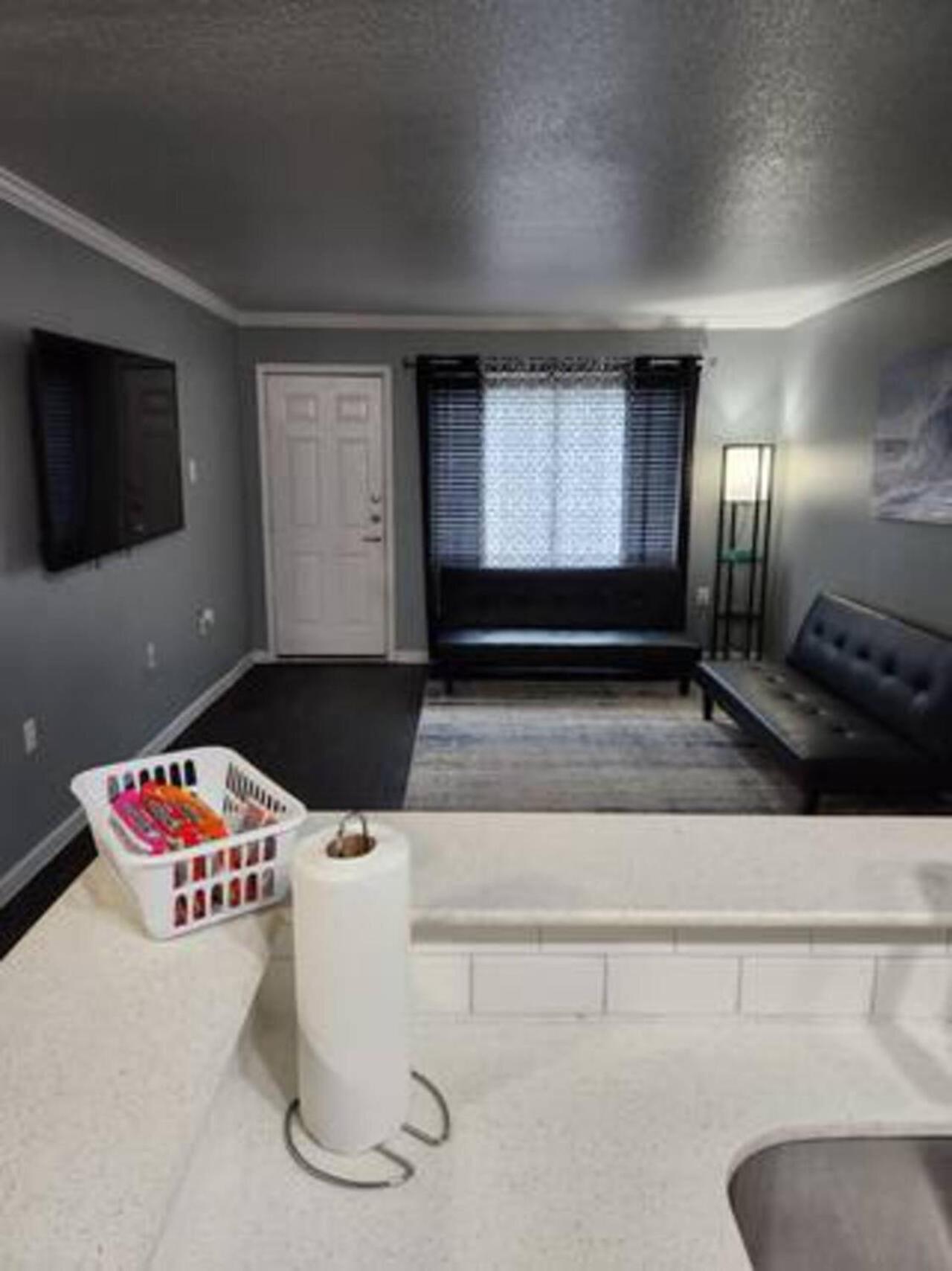 Blue Shark *b501* @ Medical Center 1br Modern King With Private Patio Houston