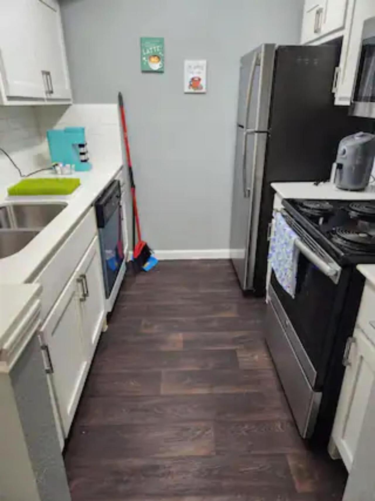 Blue Shark *b501* @ Medical Center 1br Modern King With Private Patio Apartamento *